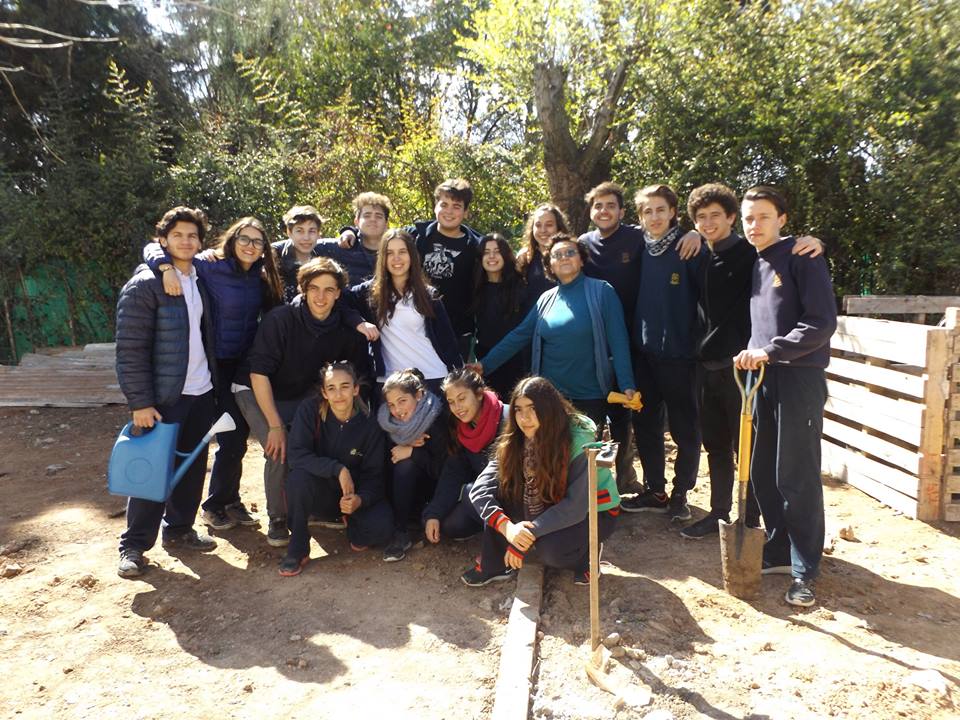 HUERTA: JORNADA DE TRABAJO VOLUNTARIO en «LA CASA DEL TRABAJO»