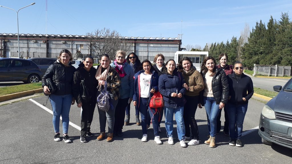 VISITA DE EGRESADAS A LA EMPRESA TEXTIL LAKELAND Argentina SRL